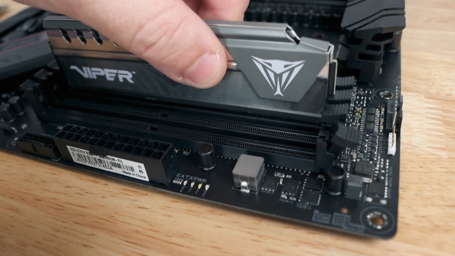 How To Choose a Motherboard For Your PC Build? - PC Builder